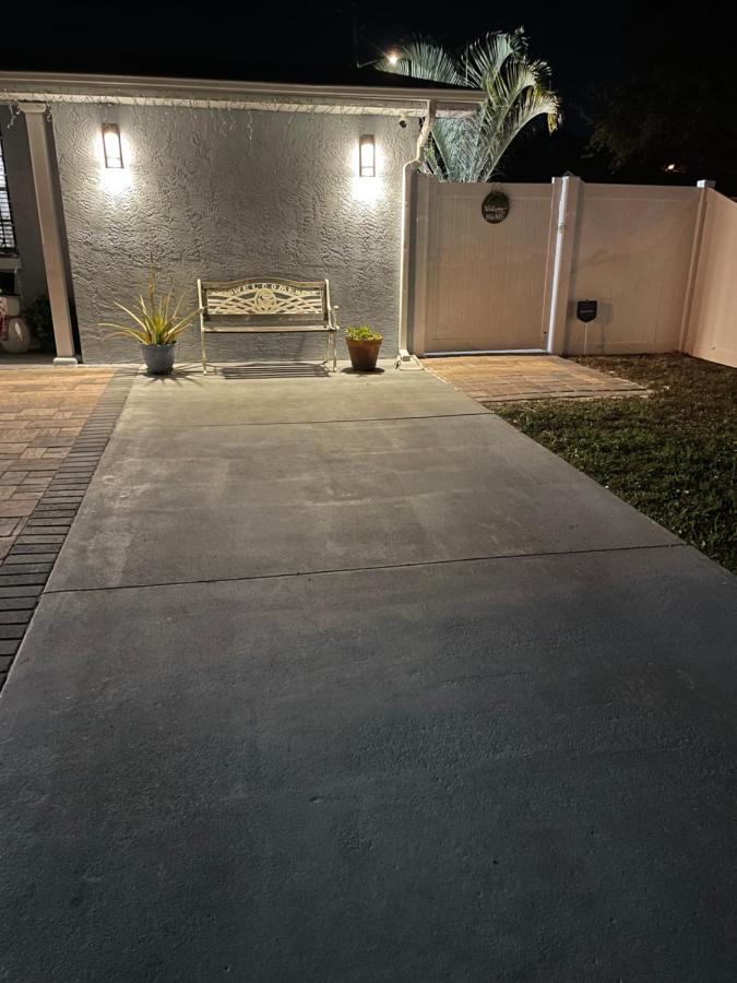 The Little Paris Suite Tampa Exterior photo